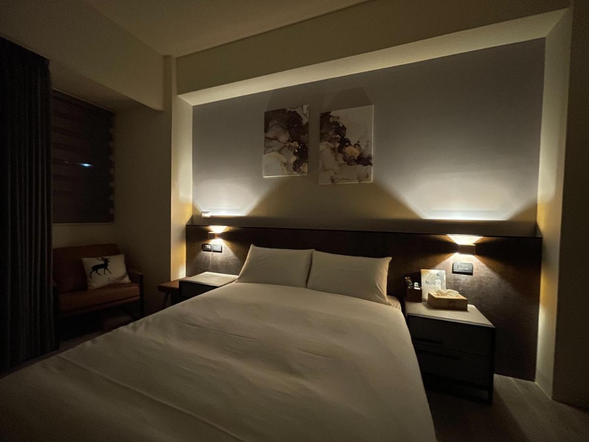 Six Seasons Inn - Qian He Tainan Exteriör bild