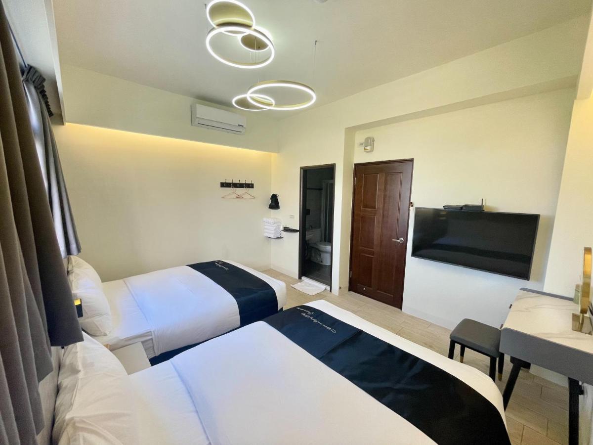 Six Seasons Inn - Qian He Tainan Exteriör bild