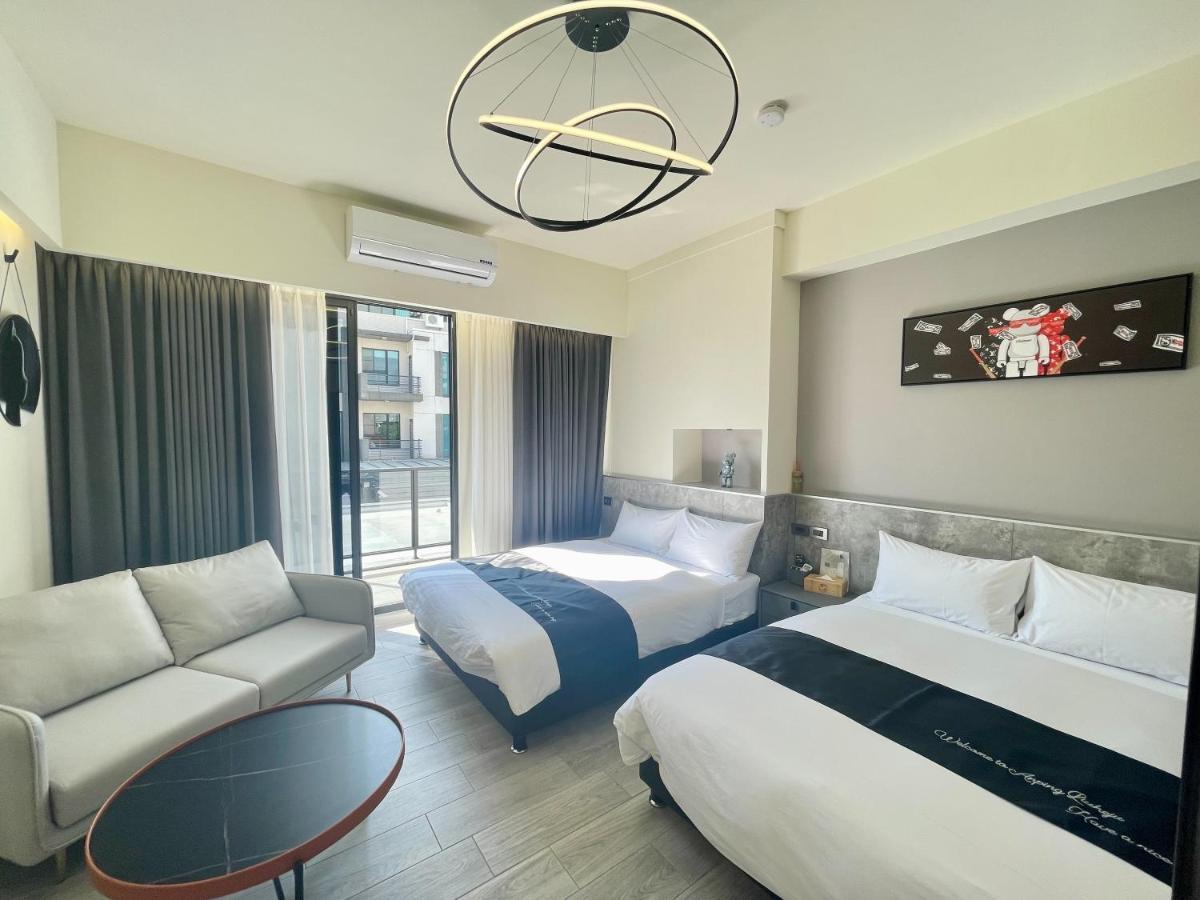 Six Seasons Inn - Qian He Tainan Exteriör bild