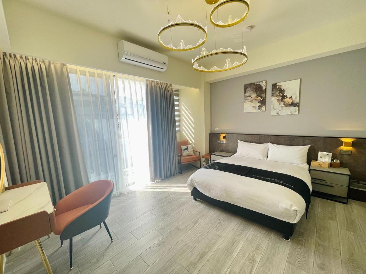 Six Seasons Inn - Qian He Tainan Exteriör bild