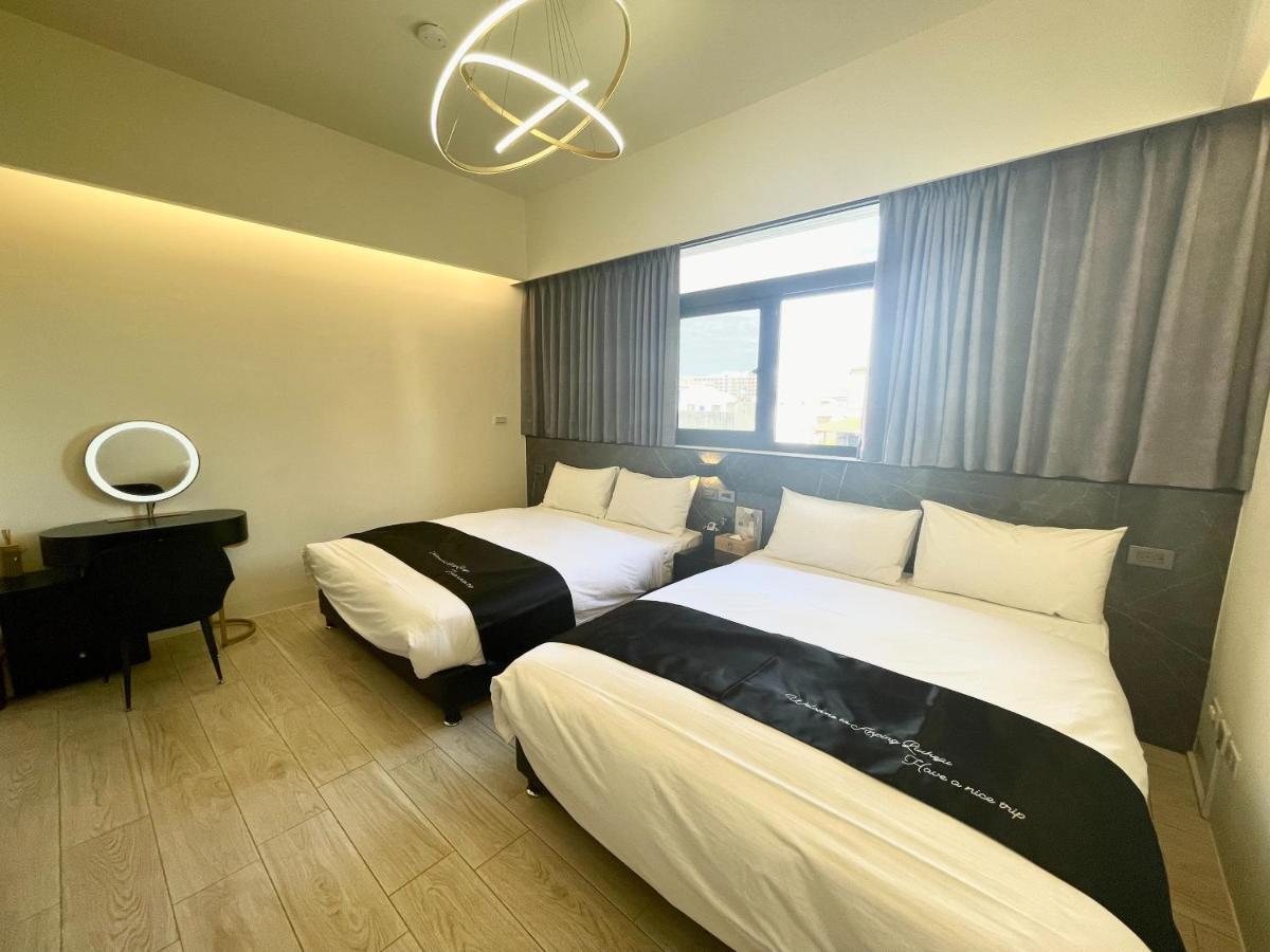 Six Seasons Inn - Qian He Tainan Exteriör bild