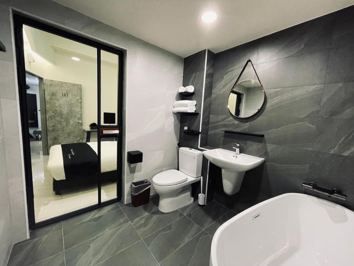 Six Seasons Inn - Qian He Tainan Exteriör bild